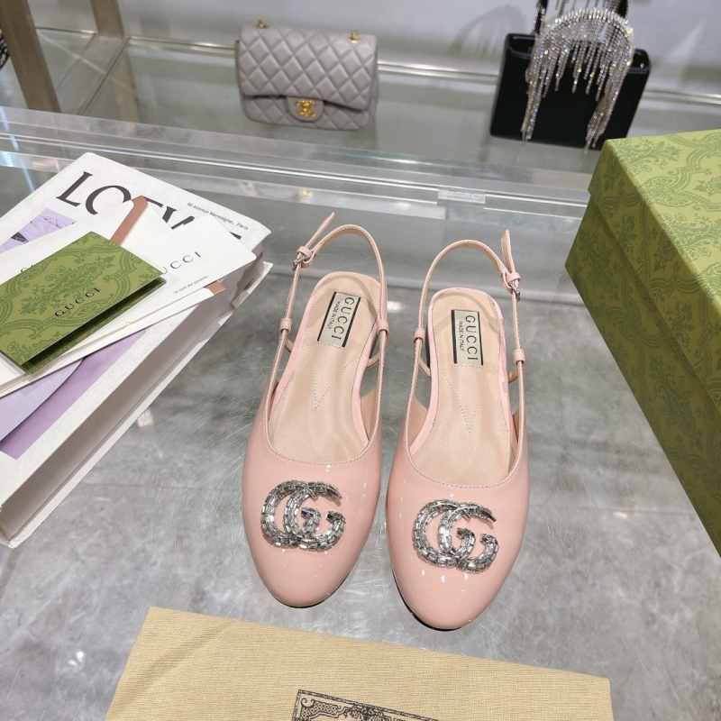 G*u*i flat shoes